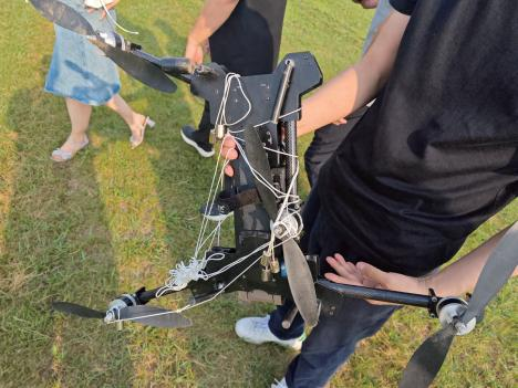 Bee 8S net capture anti-drone system